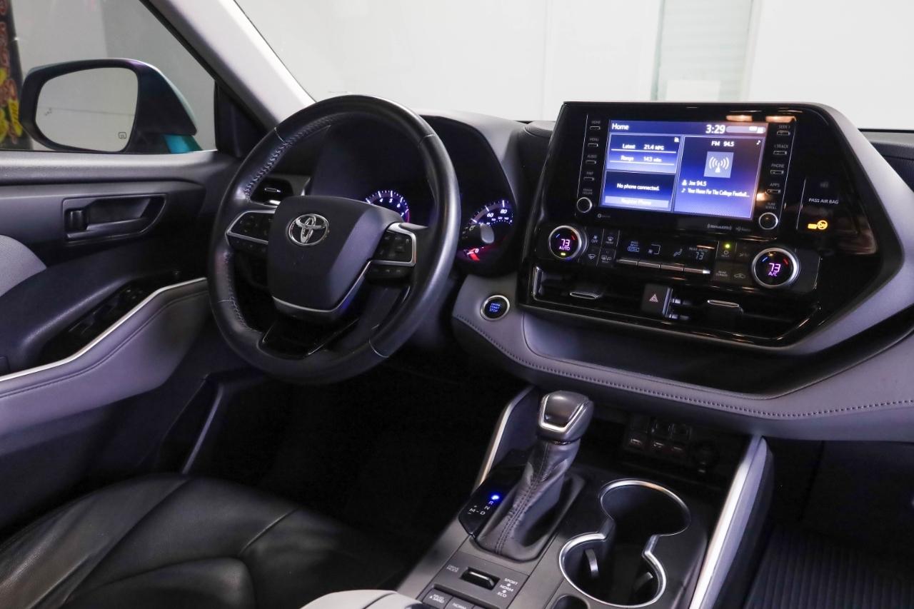 Toyota Highlander LE AWD (Natl) 2020