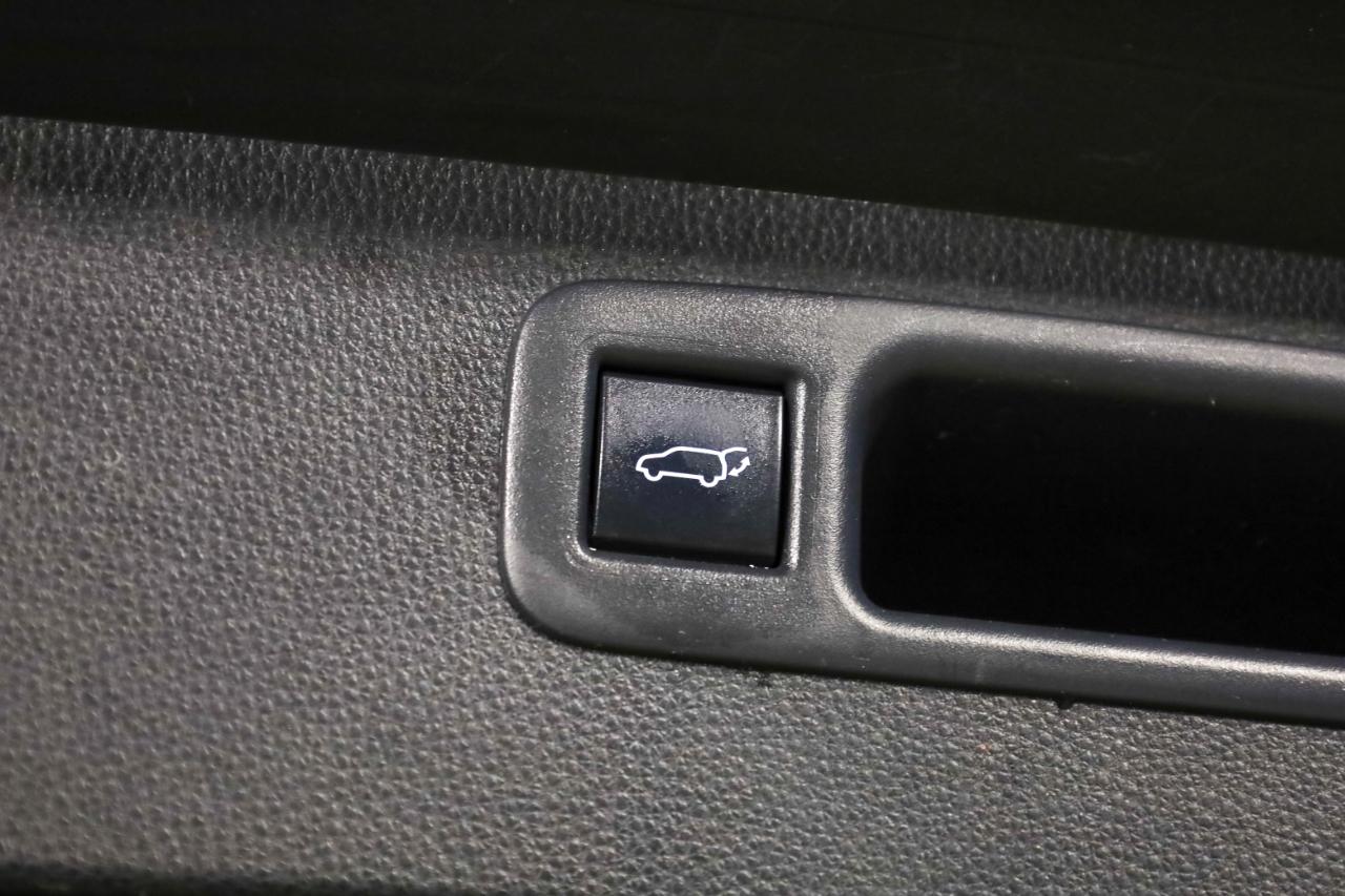 Toyota Highlander LE AWD (Natl) 2020