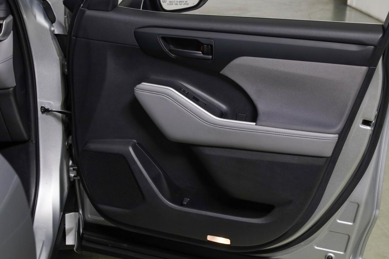 Toyota Highlander LE AWD (Natl) 2020