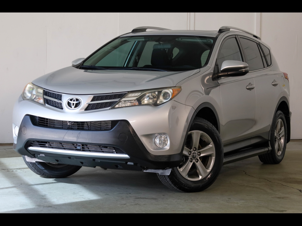 Toyota RAV4 FWD 4dr XLE (Natl) 2015