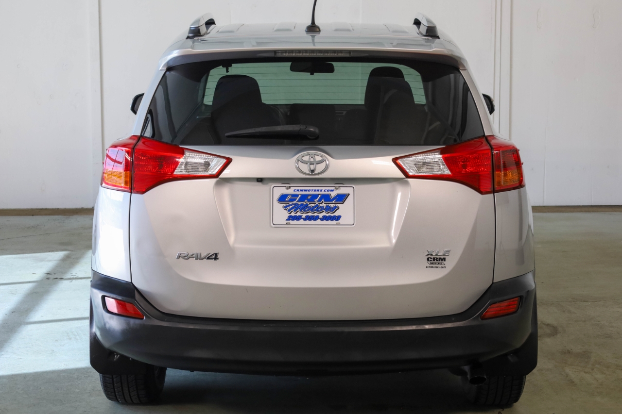 Toyota RAV4 FWD 4dr XLE (Natl) 2015