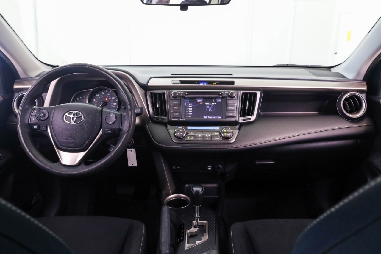 Toyota RAV4 FWD 4dr XLE (Natl) 2015