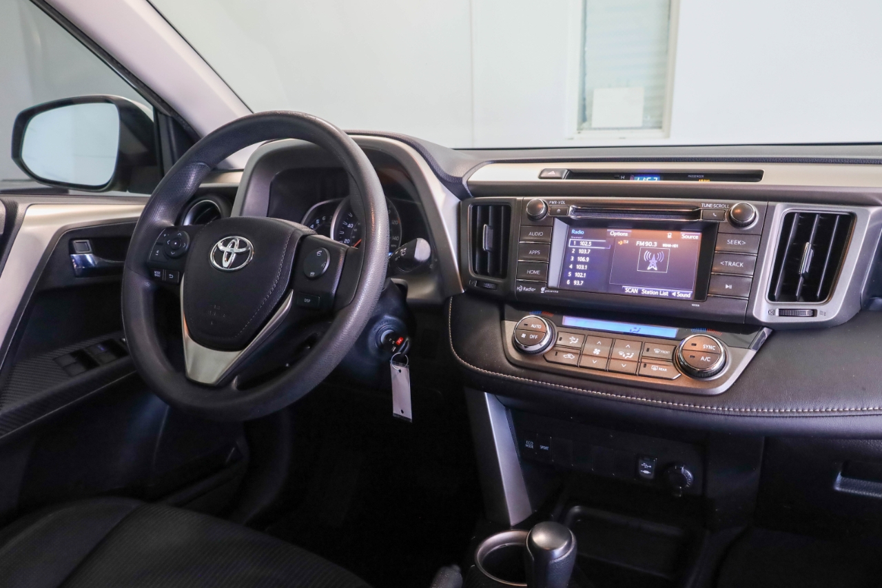 Toyota RAV4 FWD 4dr XLE (Natl) 2015