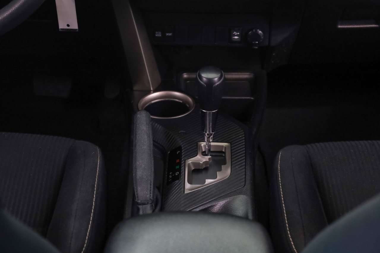 Toyota RAV4 FWD 4dr XLE (Natl) 2015