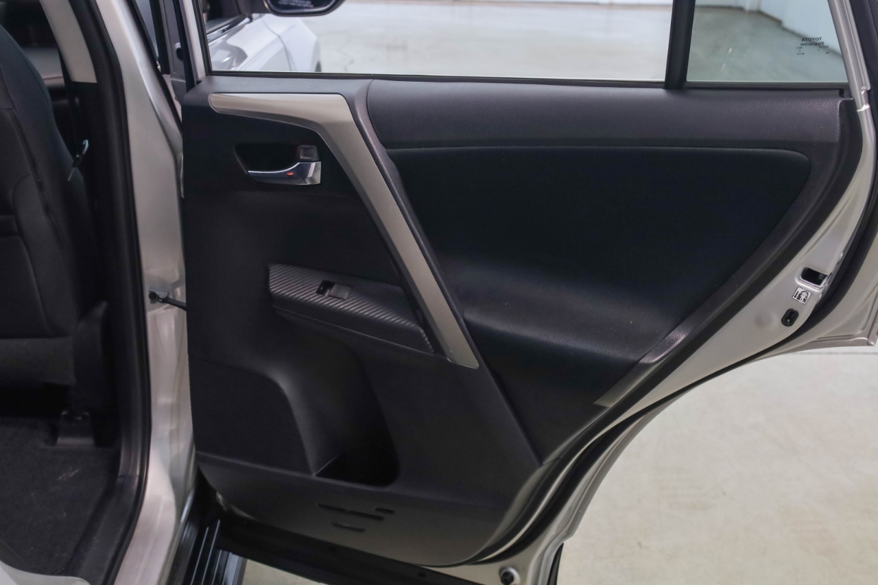 Toyota RAV4 FWD 4dr XLE (Natl) 2015