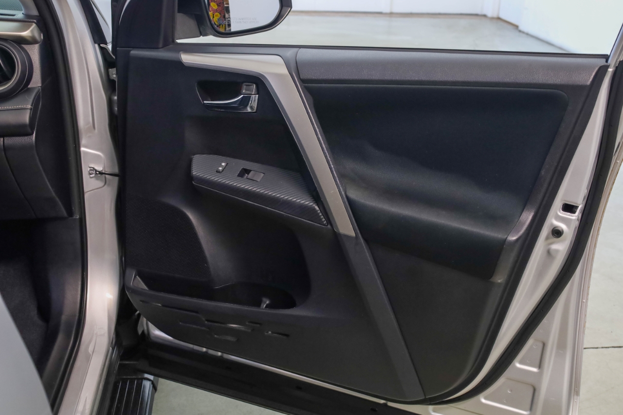 Toyota RAV4 FWD 4dr XLE (Natl) 2015