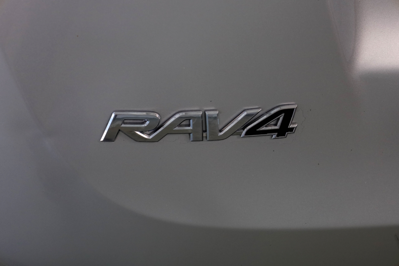 Toyota RAV4 FWD 4dr XLE (Natl) 2015