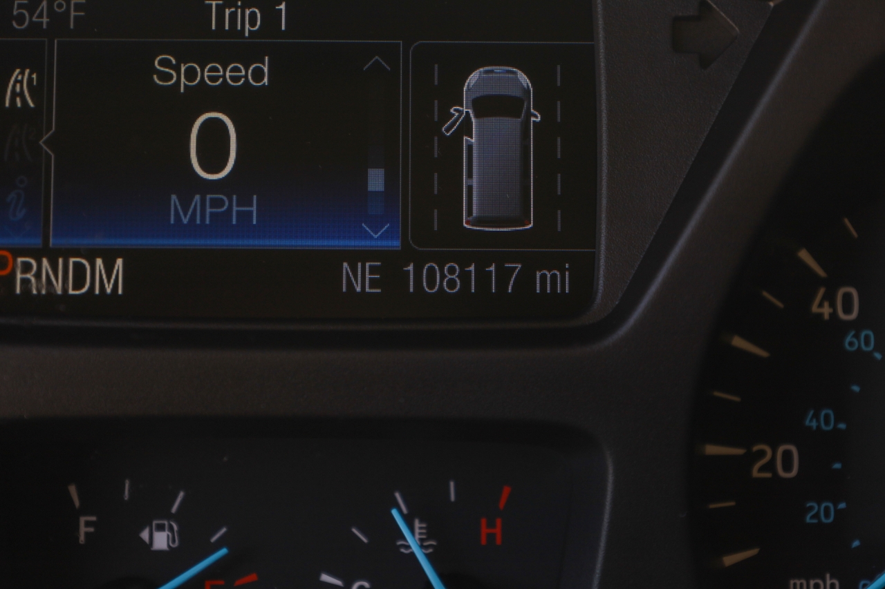 Ford Transit Passenger Wagon T-150 130" Med Roof XLT Sliding RH Dr 2018