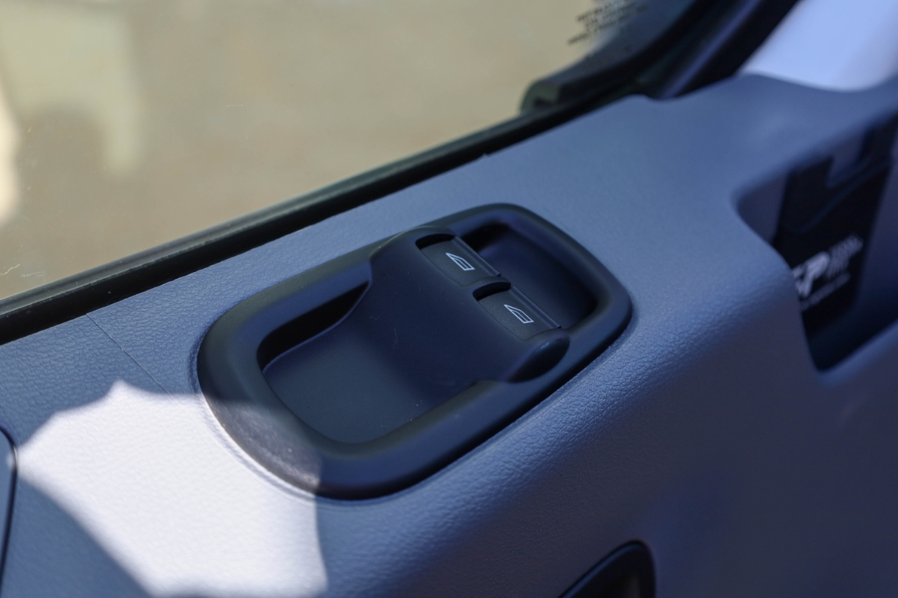 Ford Transit Passenger Wagon T-150 130" Med Roof XLT Sliding RH Dr 2018