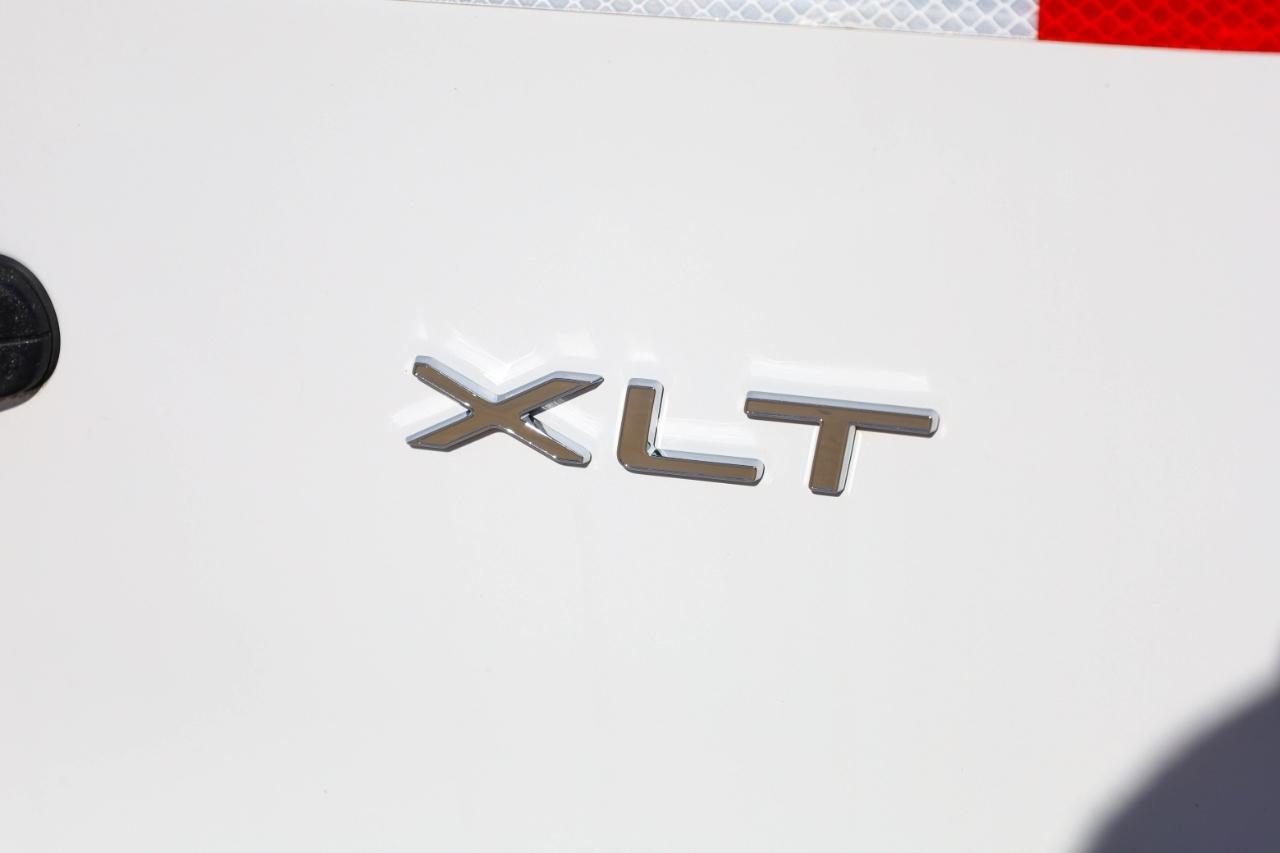 Ford Transit Passenger Wagon T-150 130" Med Roof XLT Sliding RH Dr 2018