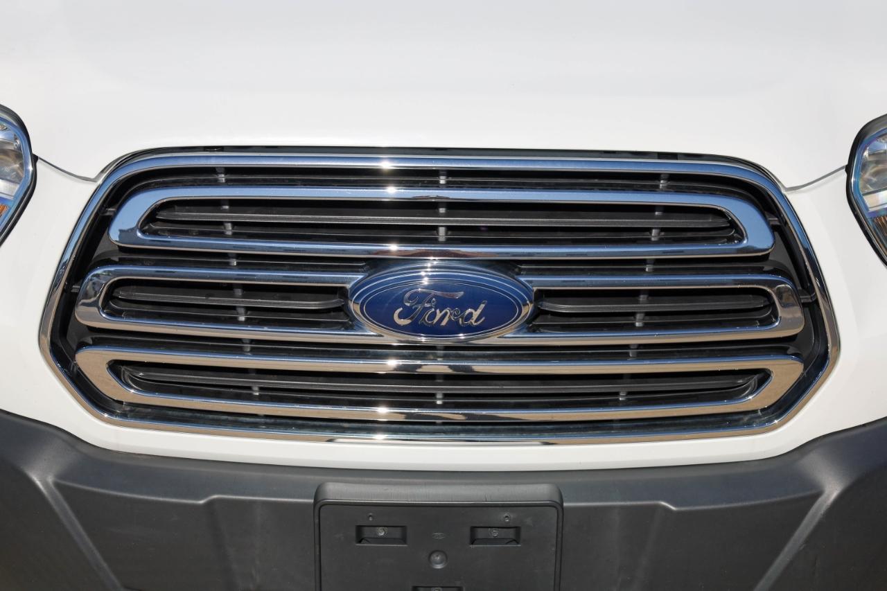 Ford Transit Passenger Wagon T-150 130" Med Roof XLT Sliding RH Dr 2018