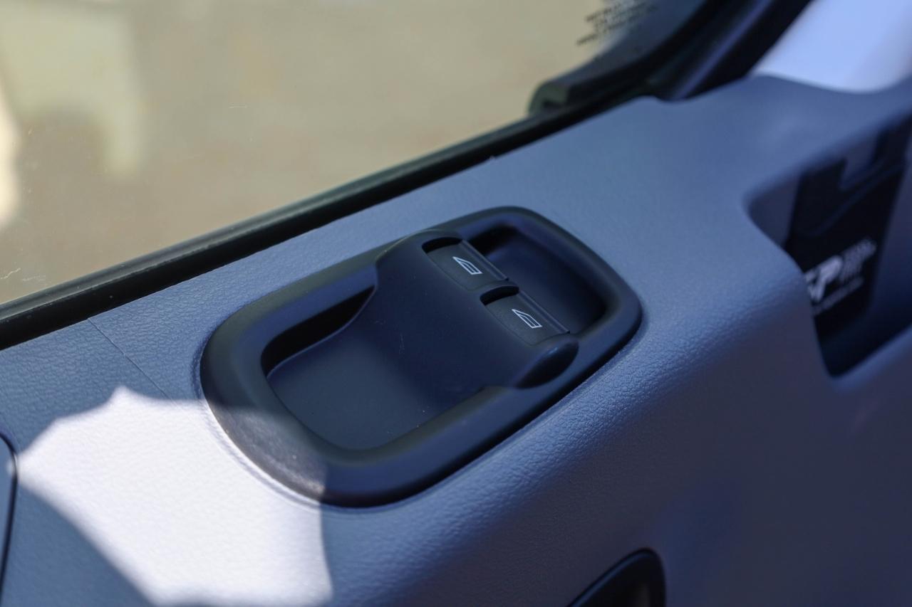 Ford Transit Passenger Wagon T-150 130" Med Roof XLT Sliding RH Dr 2018