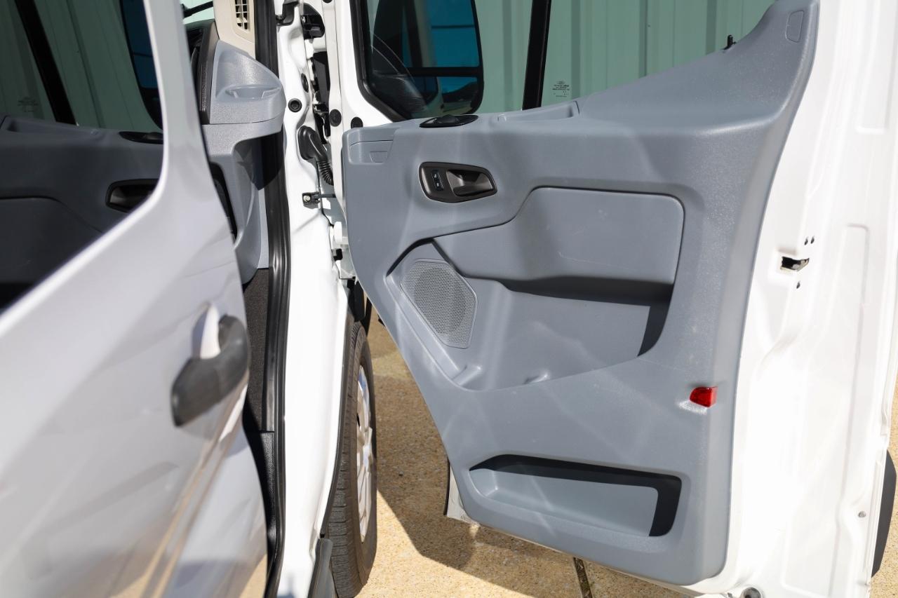 Ford Transit Passenger Wagon T-150 130" Med Roof XLT Sliding RH Dr 2018