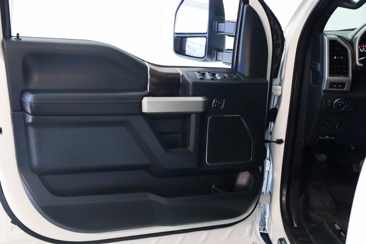 Ford Super Duty F-250 SRW King Ranch 4WD Crew Cab 8' Box 2022