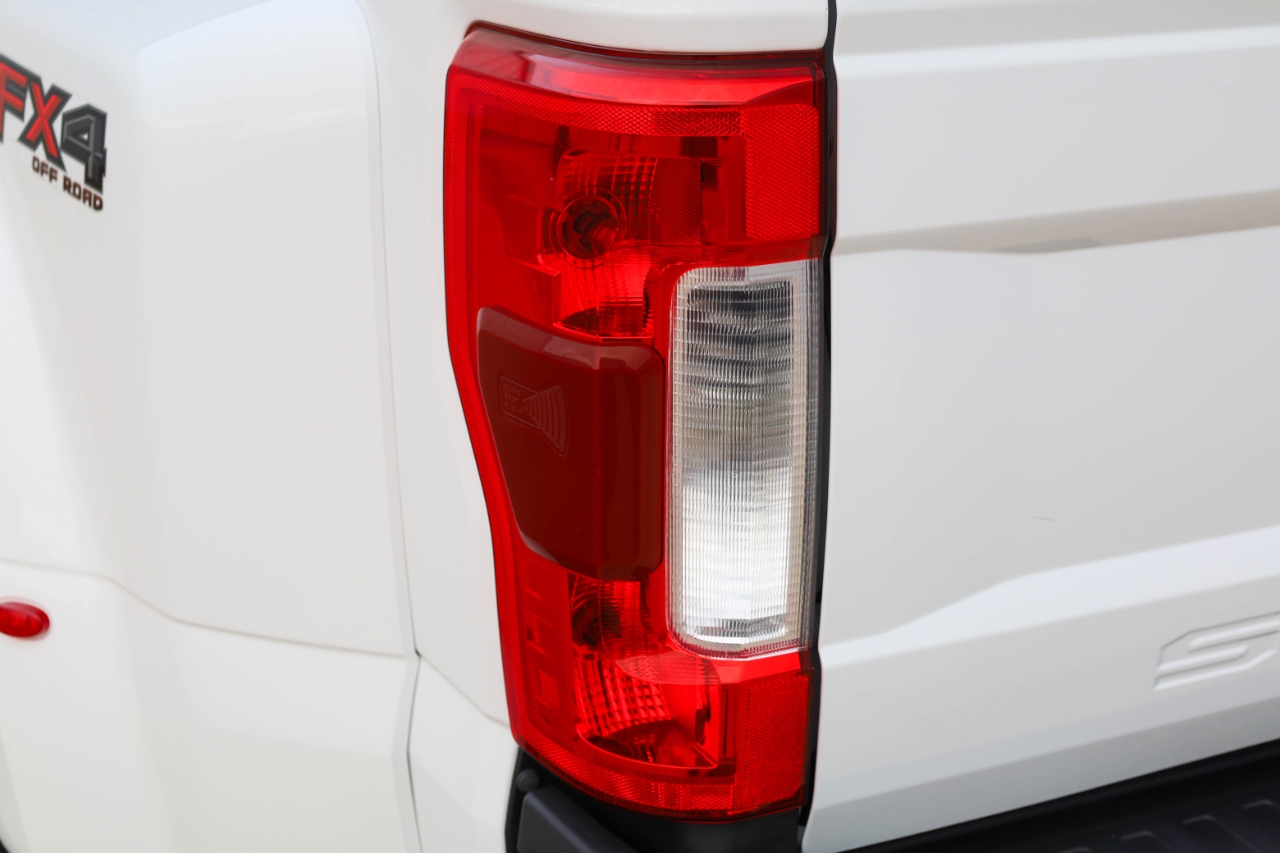 Ford Super Duty F-350 DRW King Ranch 4WD Crew Cab 8' Box 2019