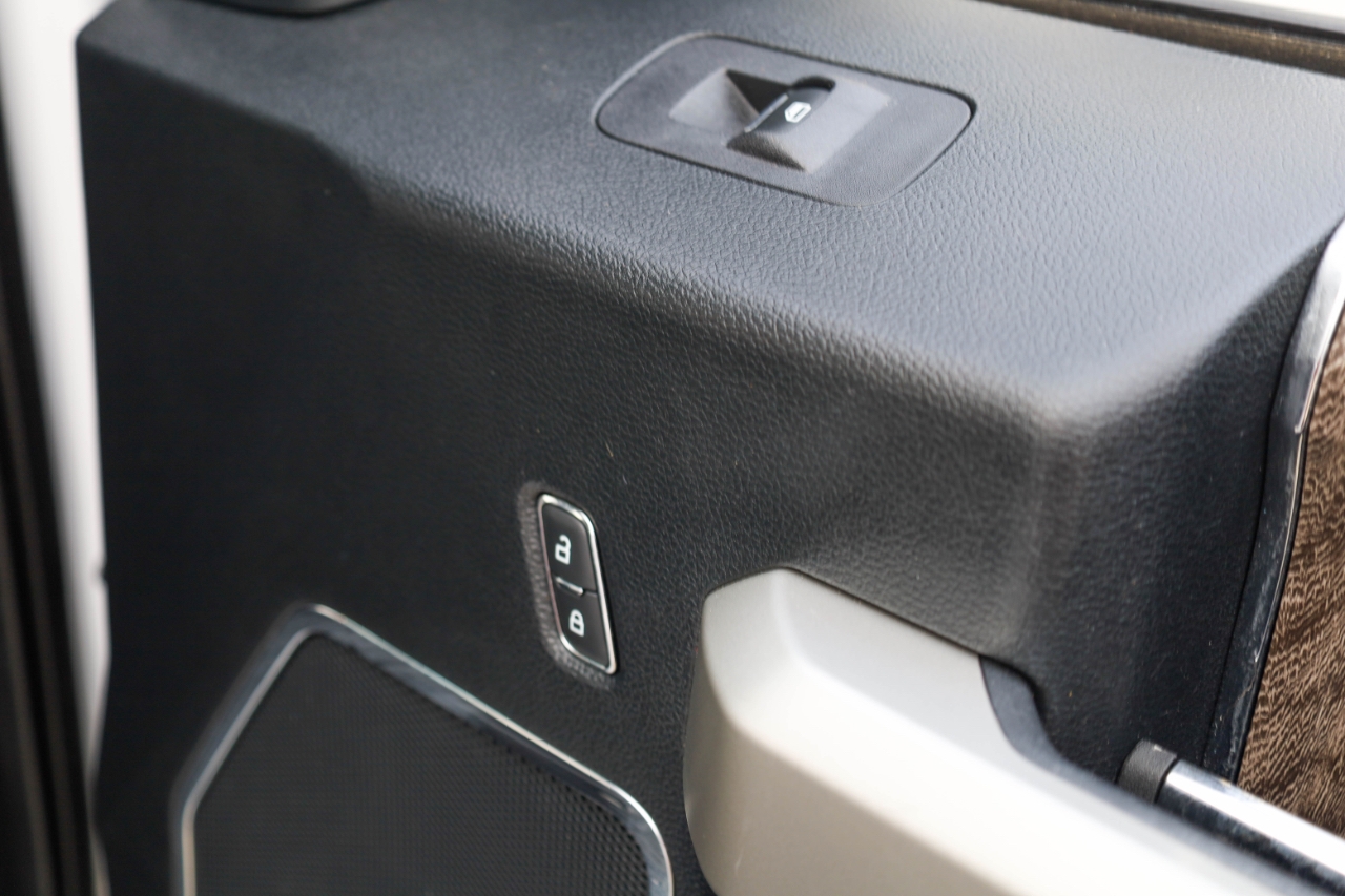 Ford Super Duty F-350 DRW King Ranch 4WD Crew Cab 8' Box 2019