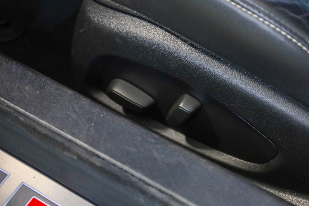 Chevrolet Camaro 2dr Cpe 2LT 2016