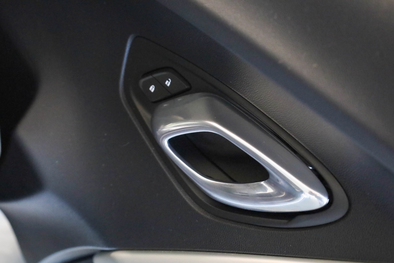 Chevrolet Camaro 2dr Cpe 2LT 2016