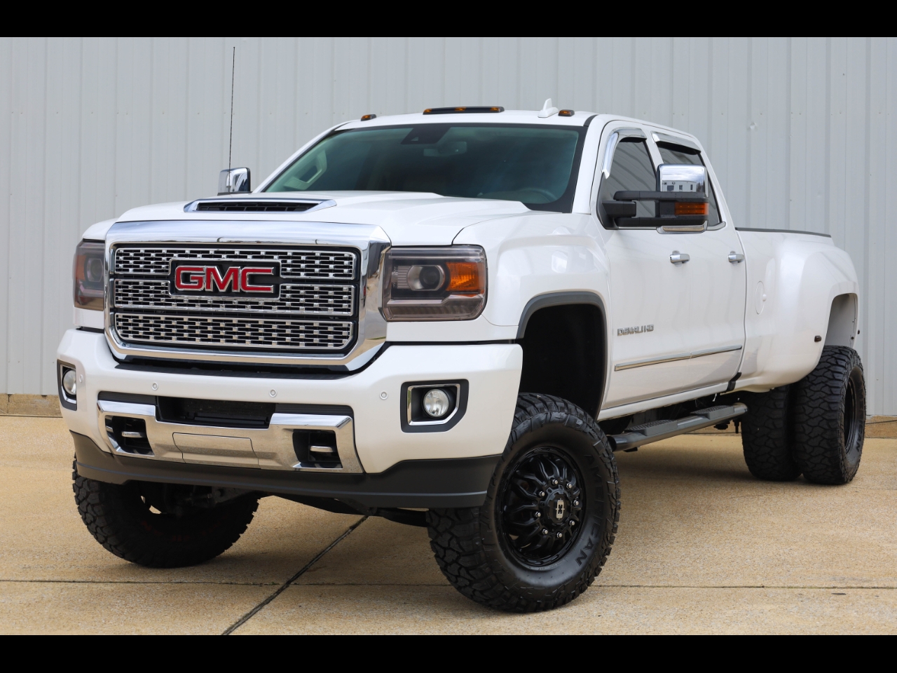 2018 GMC Sierra 3500HD 4WD Crew Cab 167.7" Denali