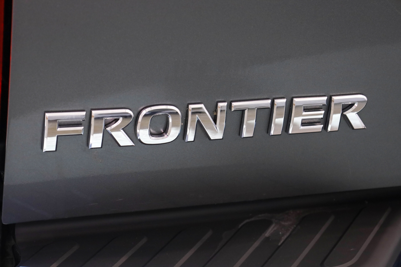 Nissan Frontier 4WD Crew Cab SWB Auto SV 2016