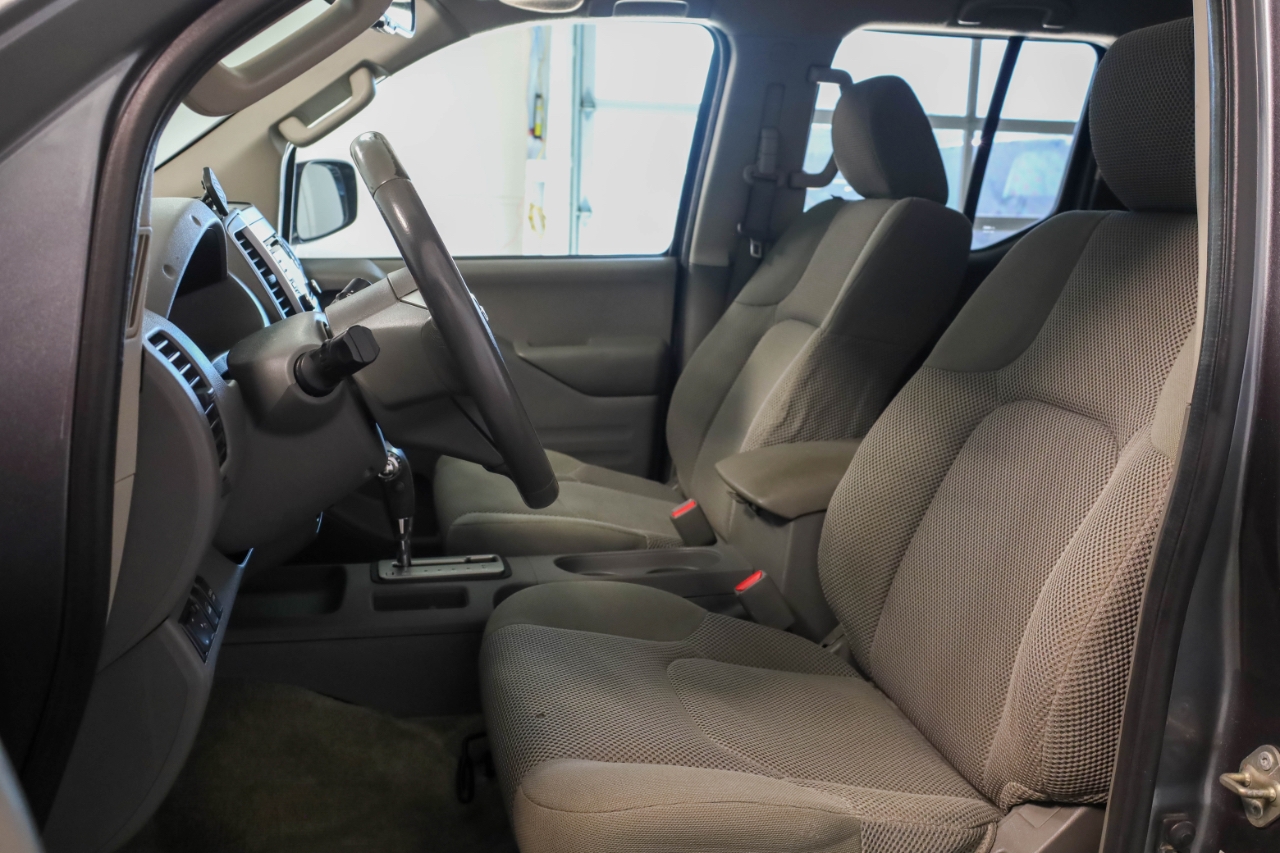 Nissan Frontier 4WD Crew Cab SWB Auto SV 2016