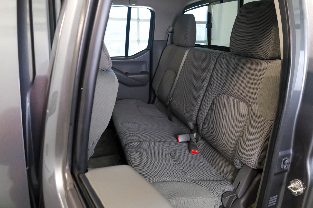 Nissan Frontier 4WD Crew Cab SWB Auto SV 2016