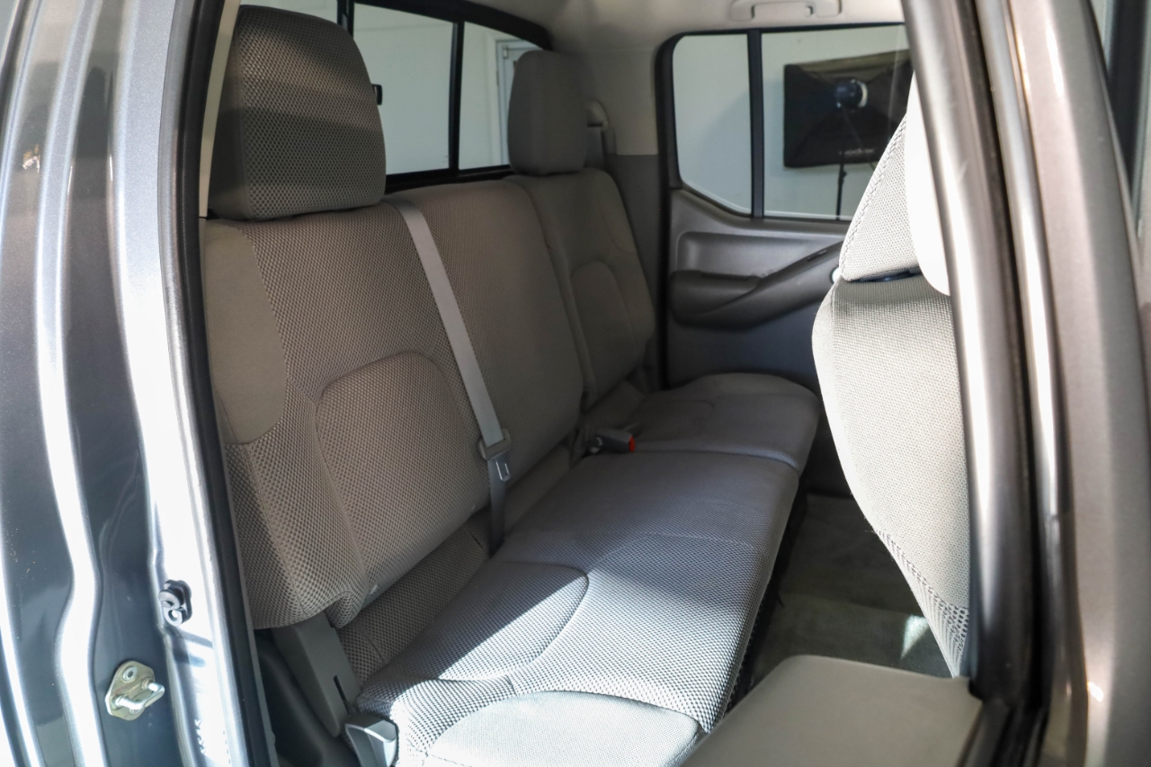 Nissan Frontier 4WD Crew Cab SWB Auto SV 2016