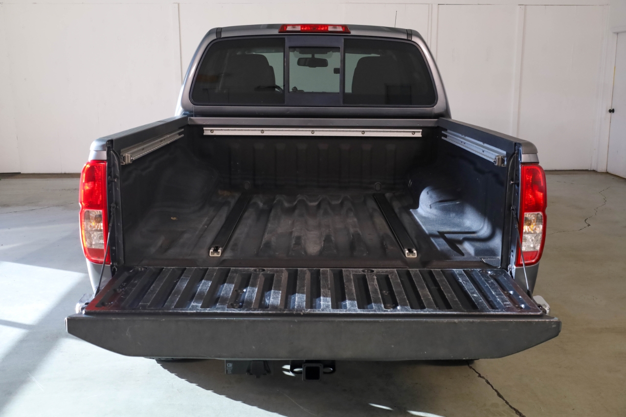 Nissan Frontier 4WD Crew Cab SWB Auto SV 2016