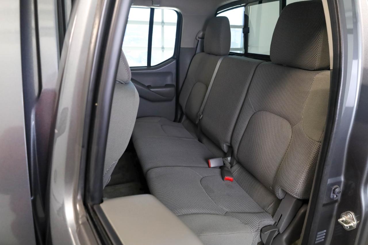 Nissan Frontier 4WD Crew Cab SWB Auto SV 2016