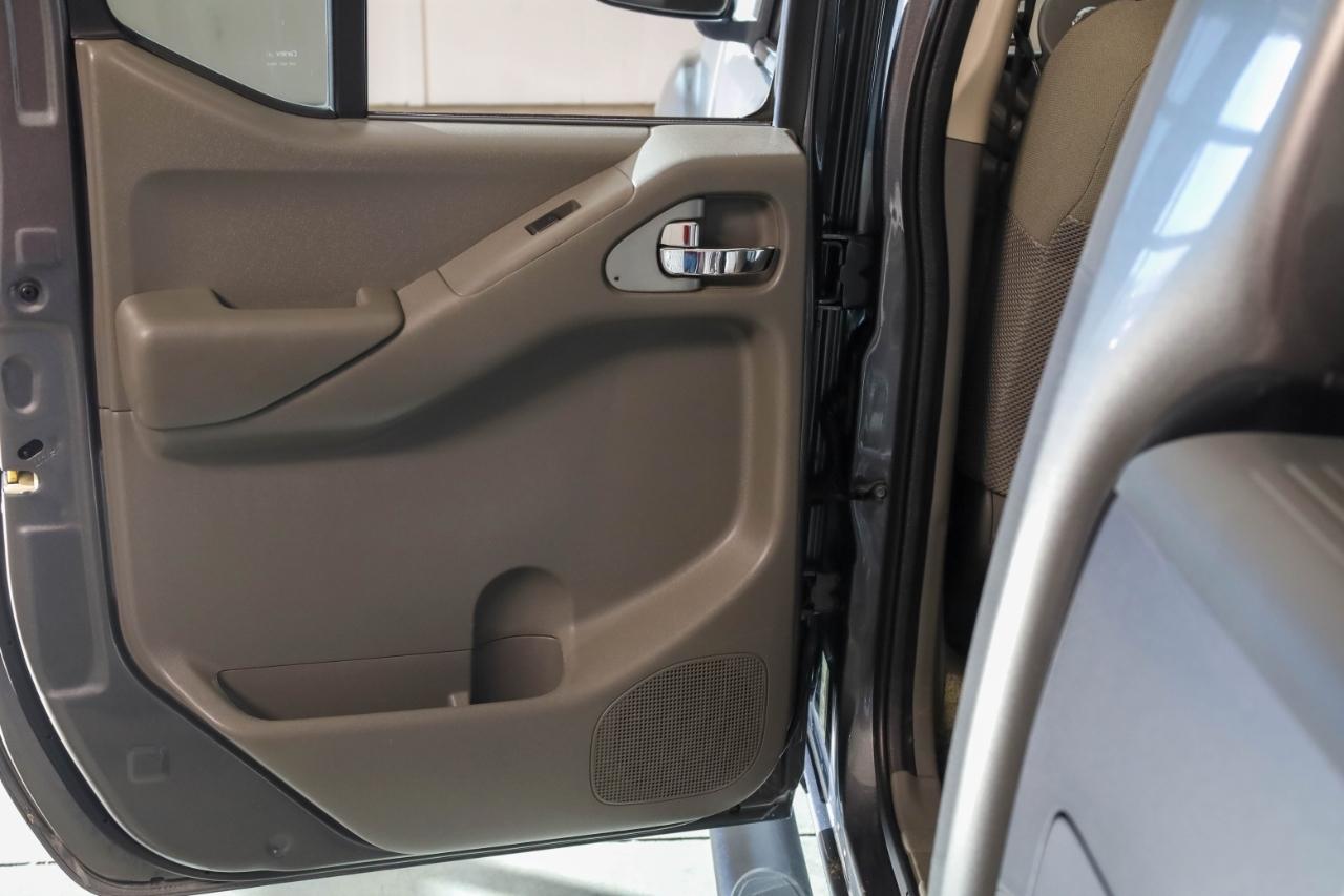 Nissan Frontier 4WD Crew Cab SWB Auto SV 2016