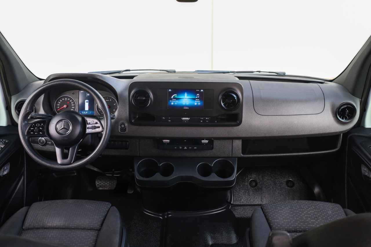 Mercedes-Benz Sprinter Cargo Van 2500 Standard Roof I4 144" RWD 2022