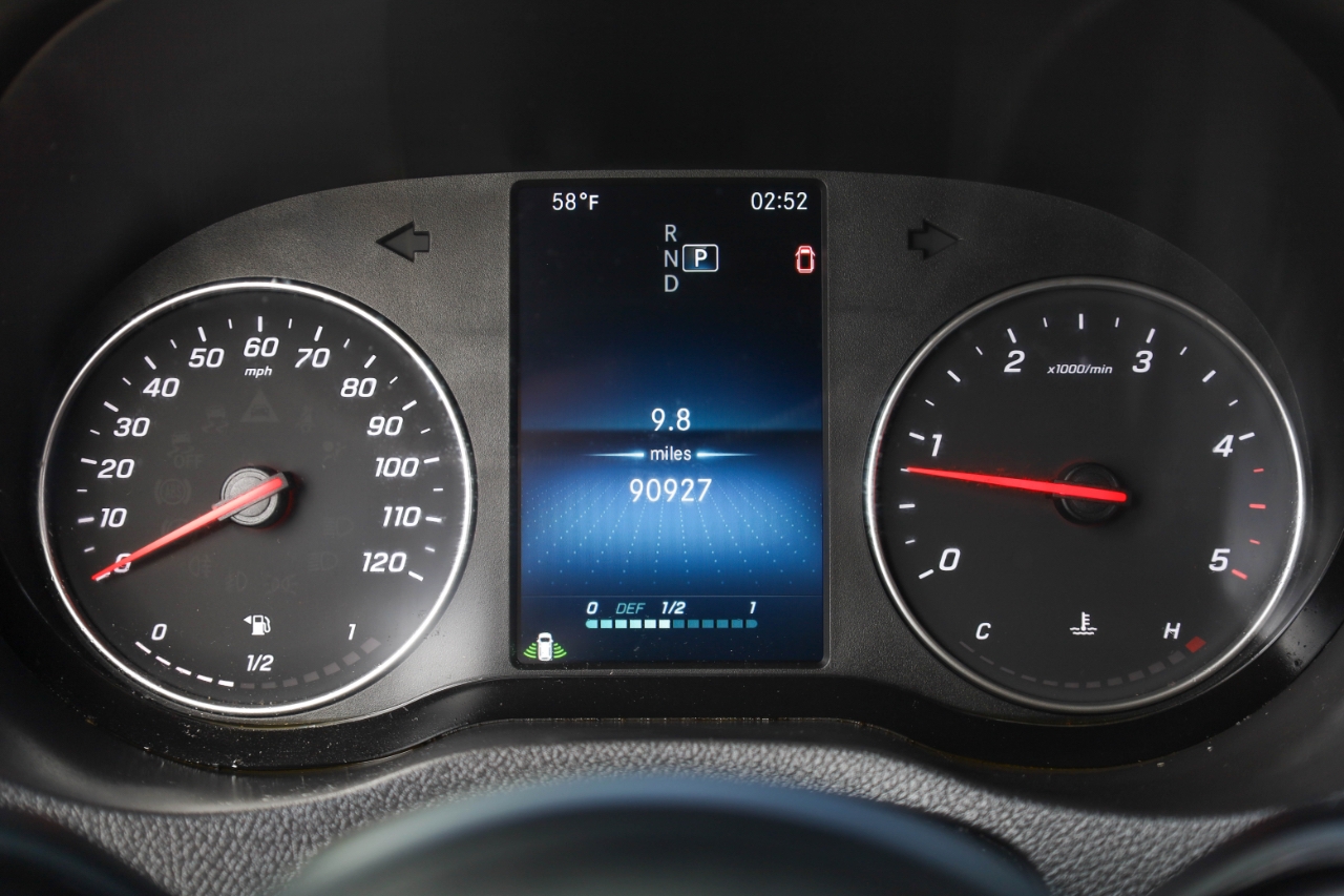 Mercedes-Benz Sprinter Cargo Van 2500 Standard Roof I4 144" RWD 2022