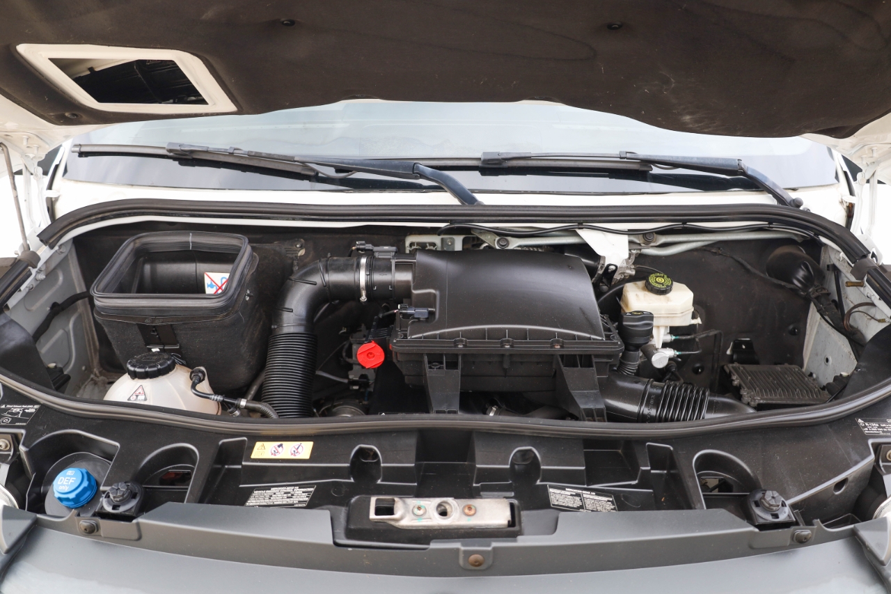 Mercedes-Benz Sprinter Cargo Van 2500 Standard Roof I4 144" RWD 2022