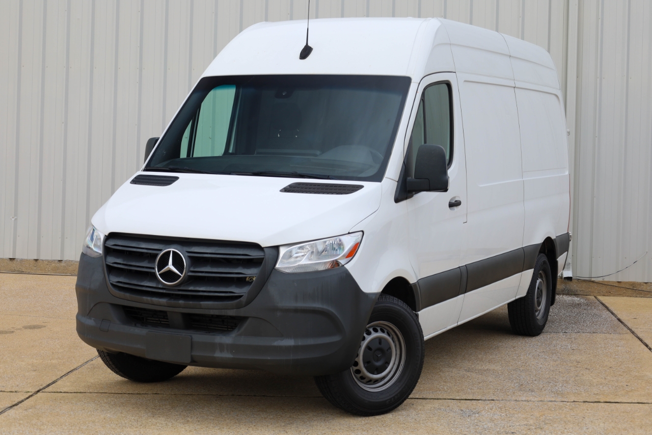 Mercedes-Benz Sprinter Cargo Van 2500 Standard Roof I4 144" RWD 2022