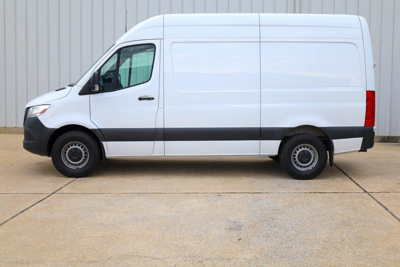 Mercedes-Benz Sprinter Cargo Van 2500 Standard Roof I4 144" RWD 2022