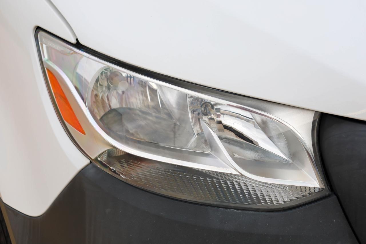 Mercedes-Benz Sprinter Cargo Van 2500 Standard Roof I4 144" RWD 2022