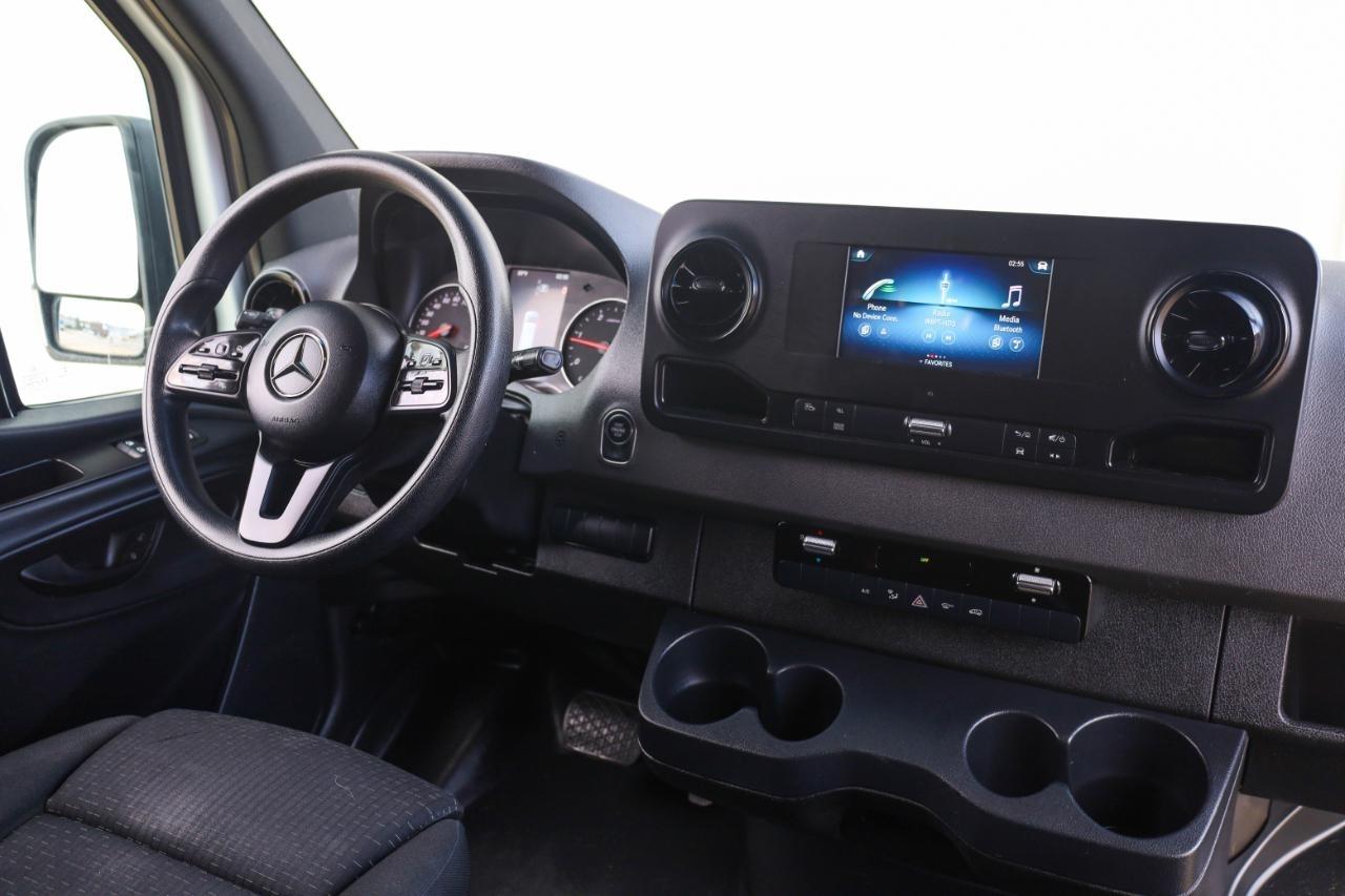 Mercedes-Benz Sprinter Cargo Van 2500 Standard Roof I4 144" RWD 2022