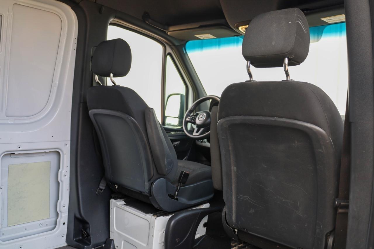 Mercedes-Benz Sprinter Cargo Van 2500 Standard Roof I4 144" RWD 2022