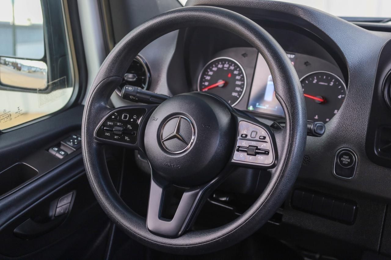 Mercedes-Benz Sprinter Cargo Van 2500 Standard Roof I4 144" RWD 2022