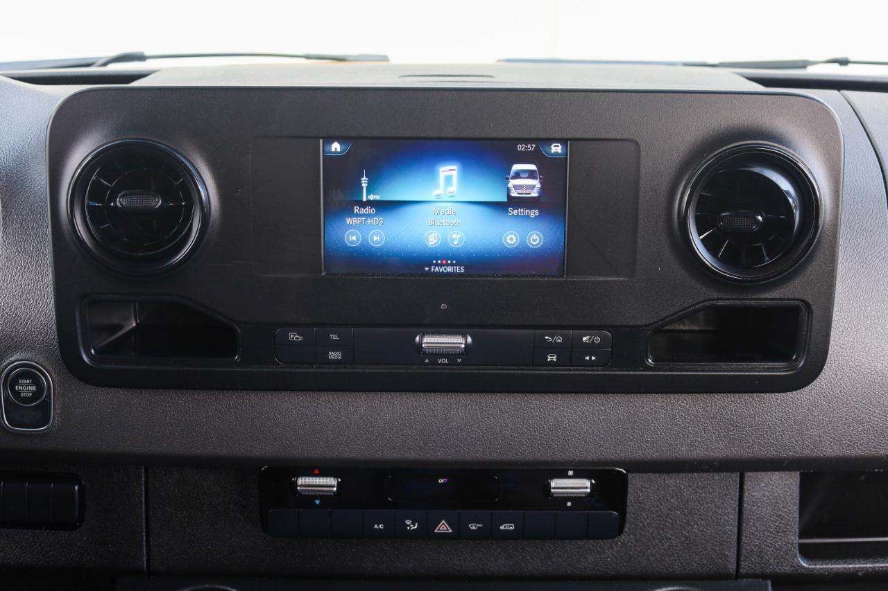 Mercedes-Benz Sprinter Cargo Van 2500 Standard Roof I4 144" RWD 2022