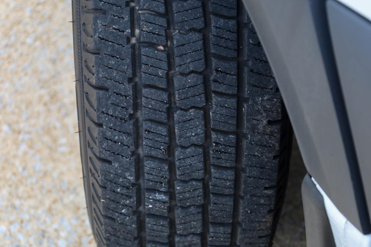 Mercedes-Benz Sprinter Cargo Van 2500 Standard Roof I4 144" RWD 2022