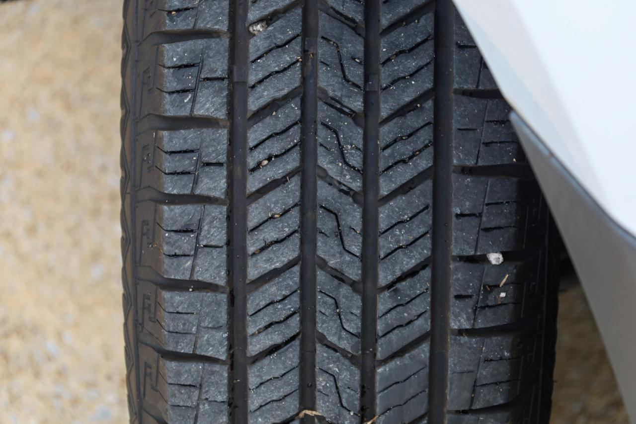 Mercedes-Benz Sprinter Cargo Van 2500 Standard Roof I4 144" RWD 2022