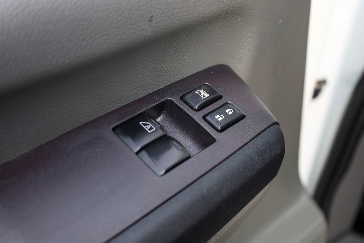 Nissan NV Cargo NV1500 Standard Roof V6 SV 2018