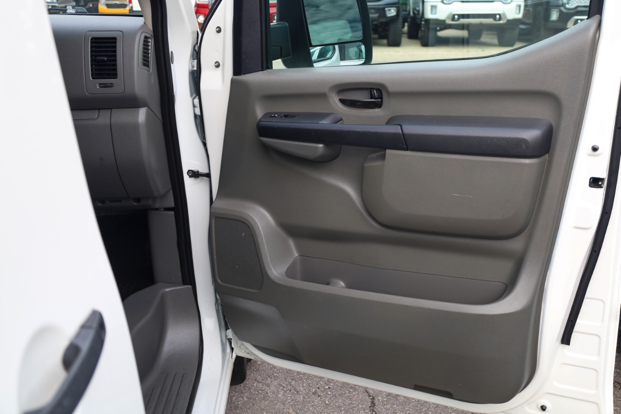 Nissan NV Cargo NV1500 Standard Roof V6 SV 2018