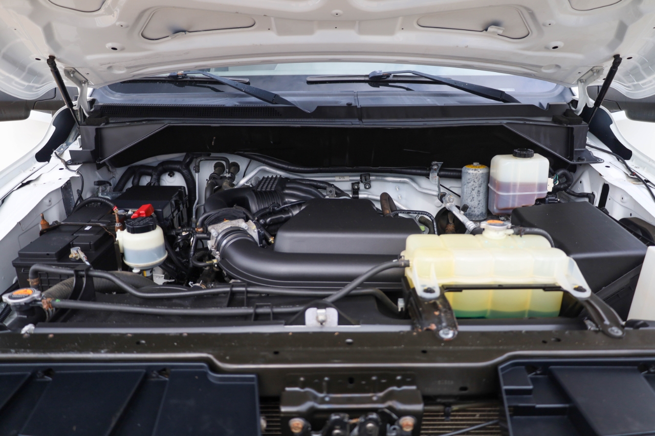 Nissan NV Cargo NV1500 Standard Roof V6 SV 2018