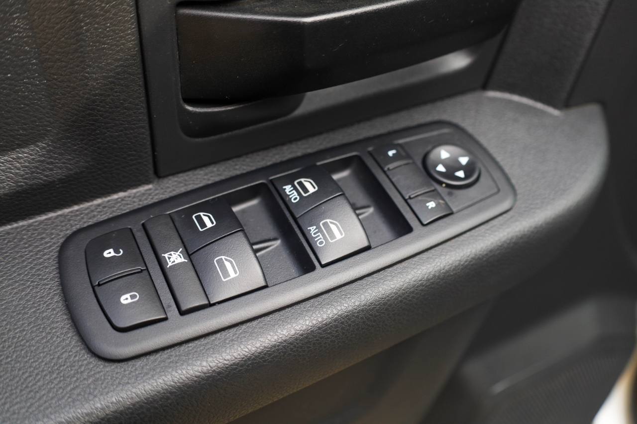 RAM 5500 2WD Crew Cab 173" WB 60" CA ST 2012