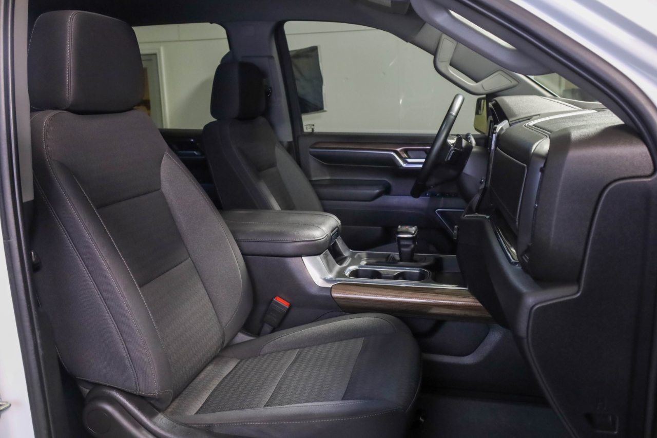 Chevrolet Silverado 1500 4WD Crew Cab 147" LT Trail Boss 2023