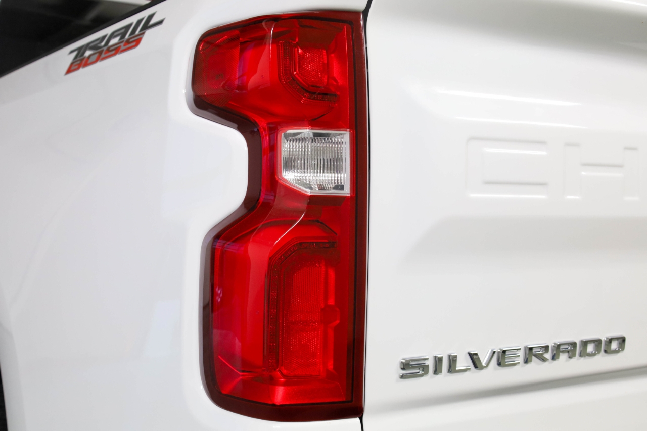 Chevrolet Silverado 1500 4WD Crew Cab 147" LT Trail Boss 2023