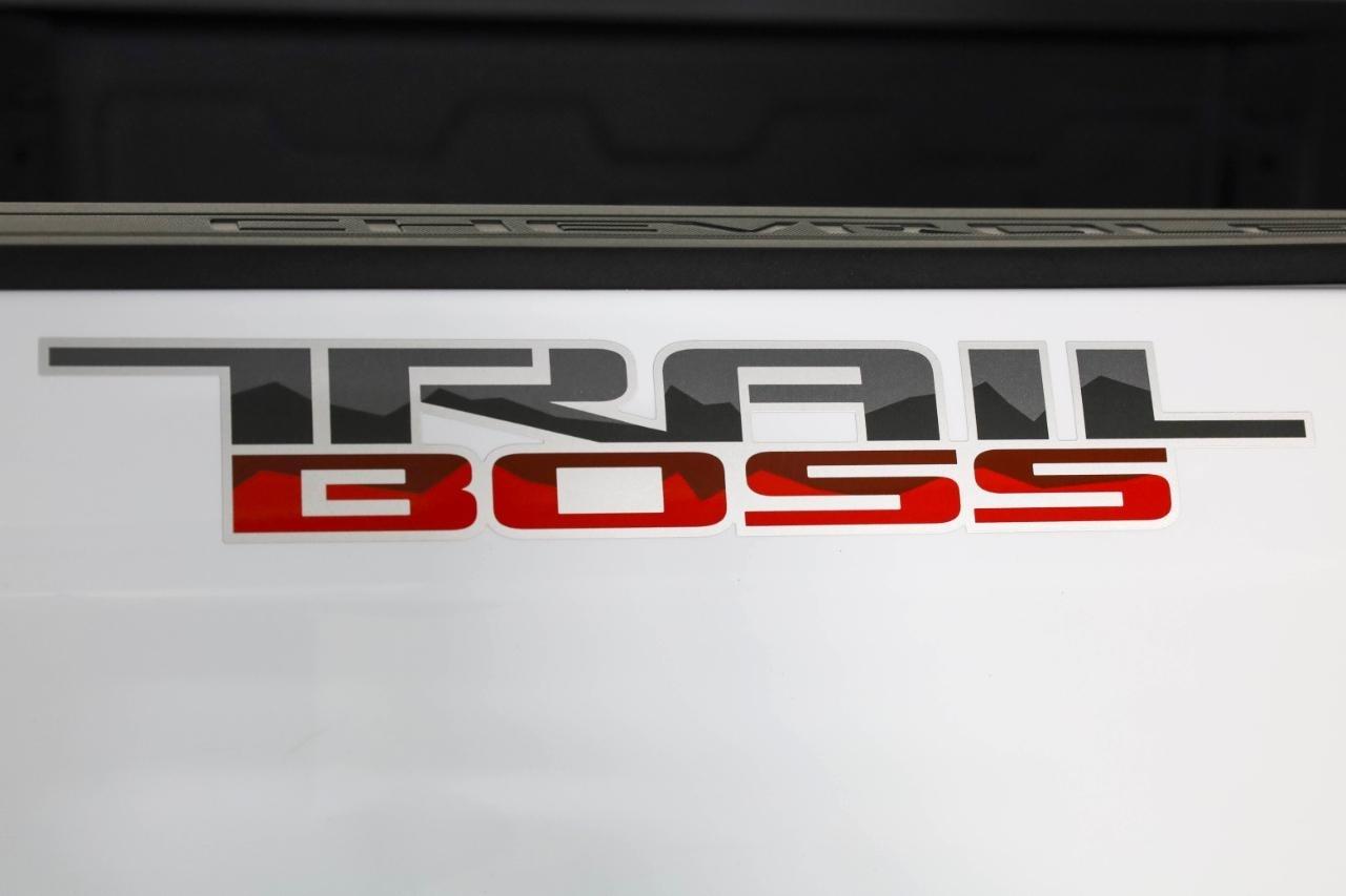 Chevrolet Silverado 1500 4WD Crew Cab 147" LT Trail Boss 2023