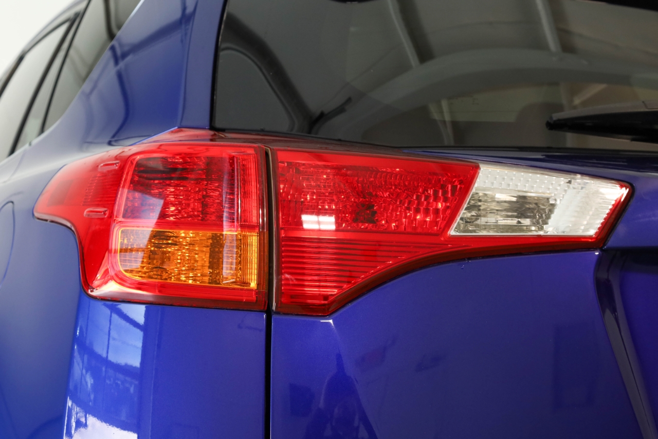 Toyota RAV4 FWD 4dr LE (Natl) 2014